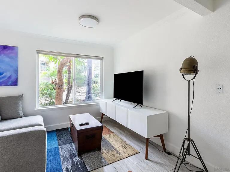 8529 Villa La Jolla Dr #E — Photo 5
