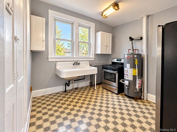 4th image of 26 Hasbrouck Street