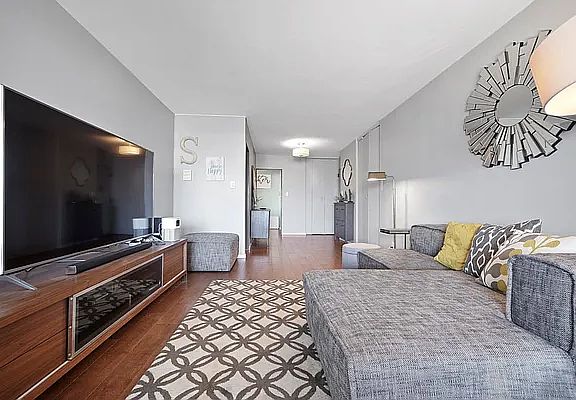3rd image of 1020 Grand Concourse APT 21G