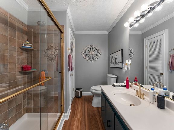 4th image of 451 Burkhalter Rd