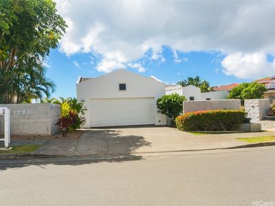 1205 Ikena Cir, Honolulu, HI, 96821