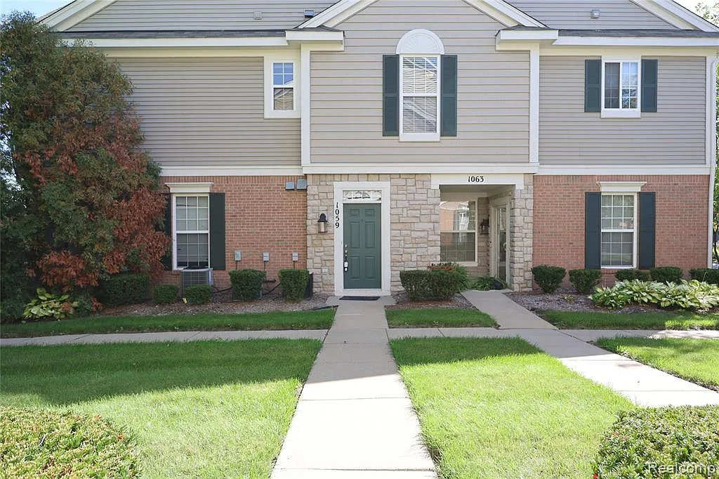 3 bed, 2.0 bath, 1711 sqft, $2,500 — Photo 1