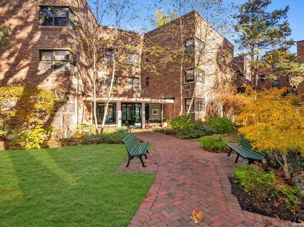 50 Brompton Road #1Q, Great Neck, NY 11021