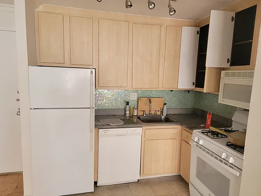 Rented by Corcoran | media 8