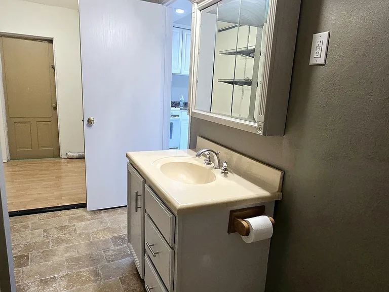 406 Saint Julian St — Photo 11