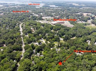 750 Dogwood Ln, Davidson, NC 28036