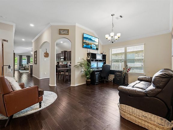 3rd image of 2818 Ridgecliff Ct