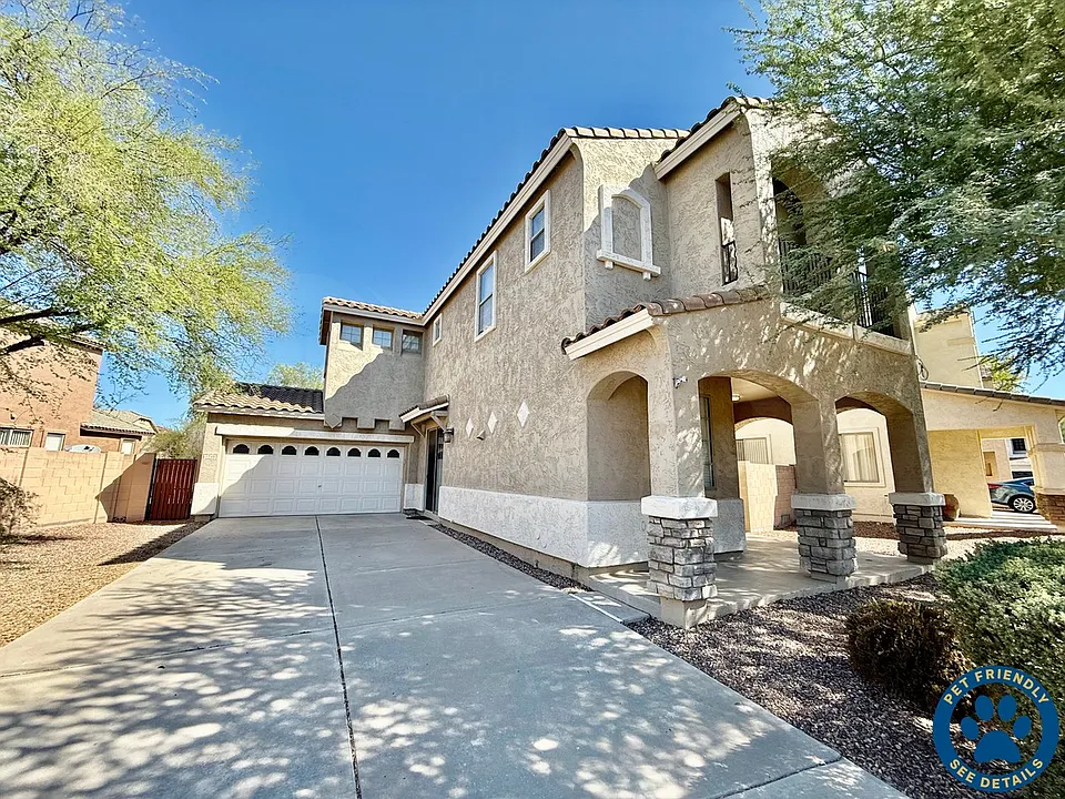 3748 E Sundance Ave