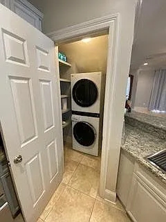 100 Oak Aly — Photo 15