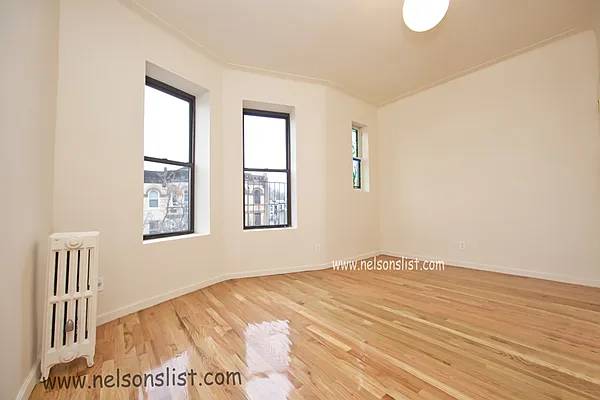 Rented by Nelson Aybar, LREB | media 9