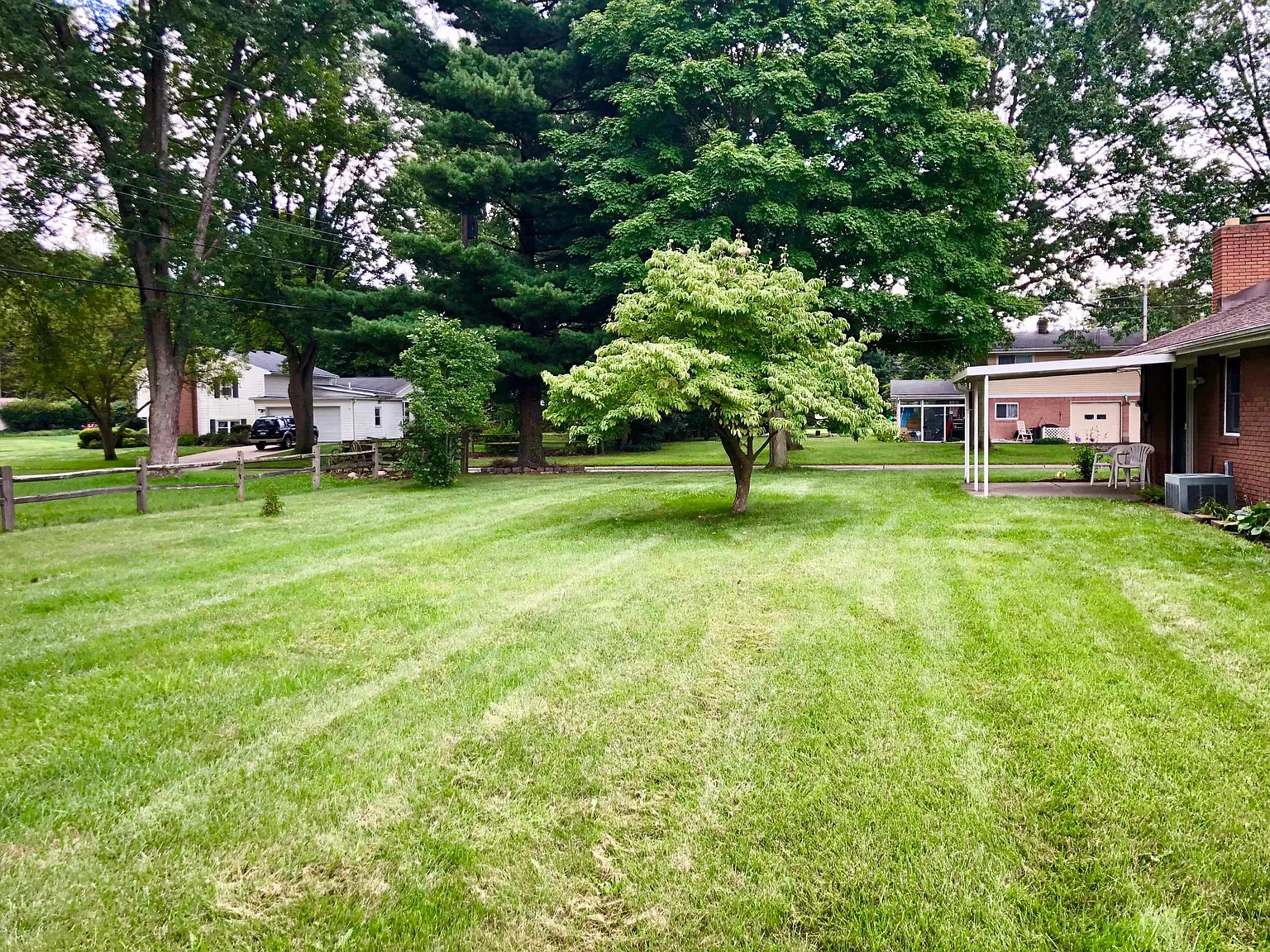 3 bed, 3.5 bath, 2100 sqft, $2,600 — Photo 2