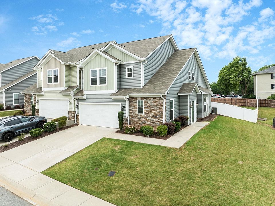 1st image of 407 Albemarle Ln