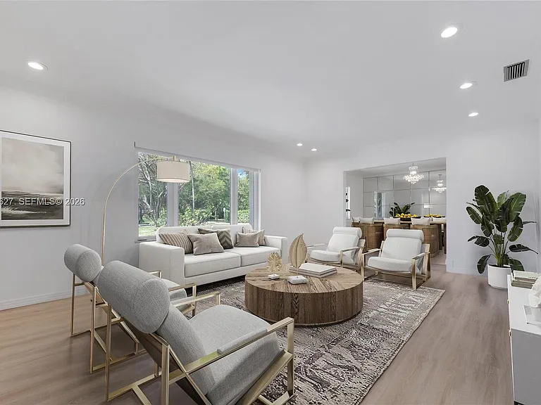 11401 SW 67th Ave — Photo 3