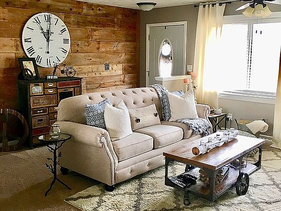 Reclaimed barn wood wall 