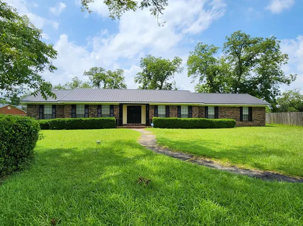 109 Taylor Cir, Fitzgerald, GA 31750