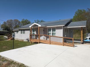 5962 Jim Crow Rd, Flowery Branch, GA 30542