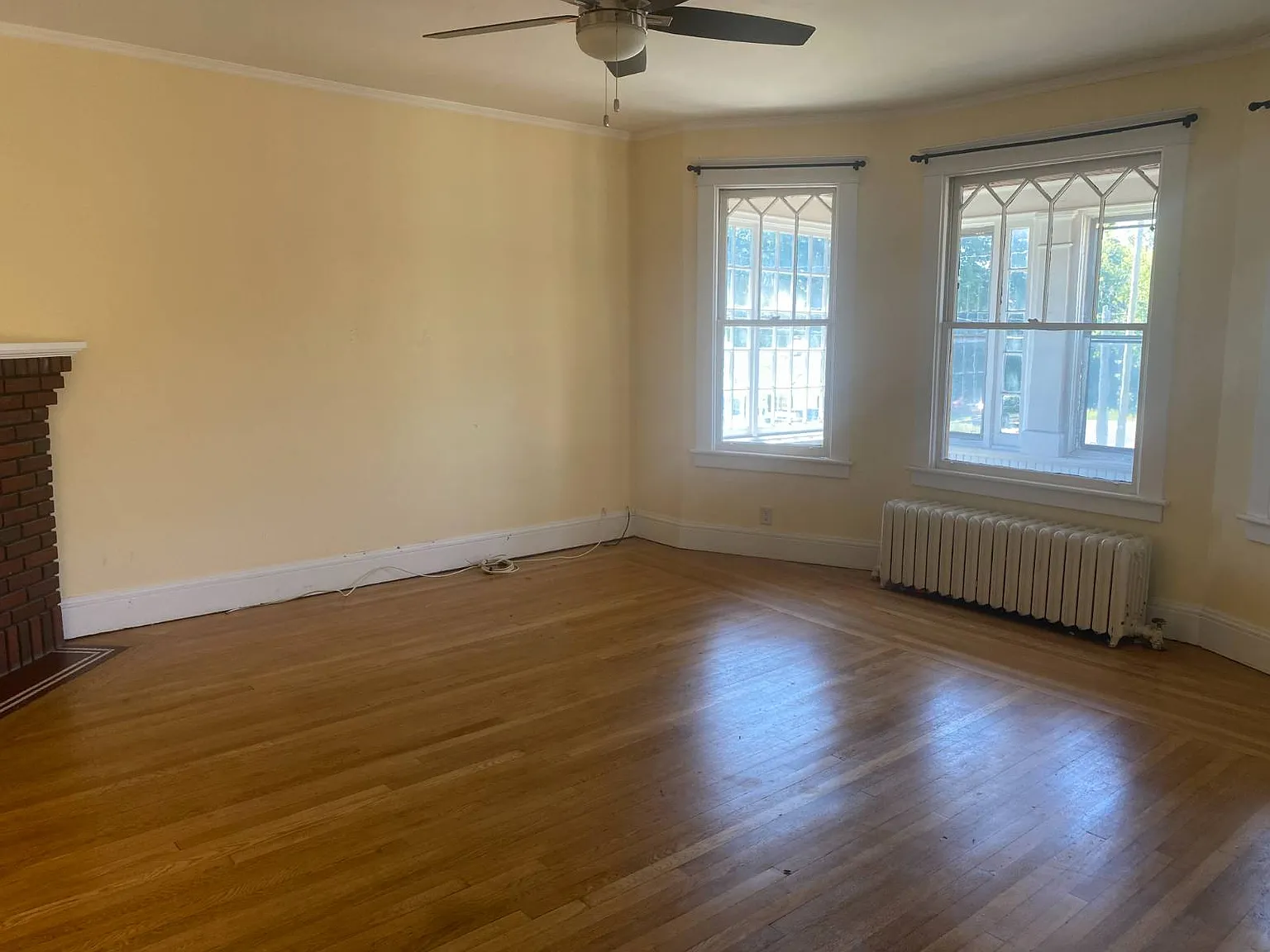 3 bed, 1.0 bath, $1,950 — Photo 3