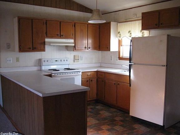 4th image of 10 Saratoga Dr