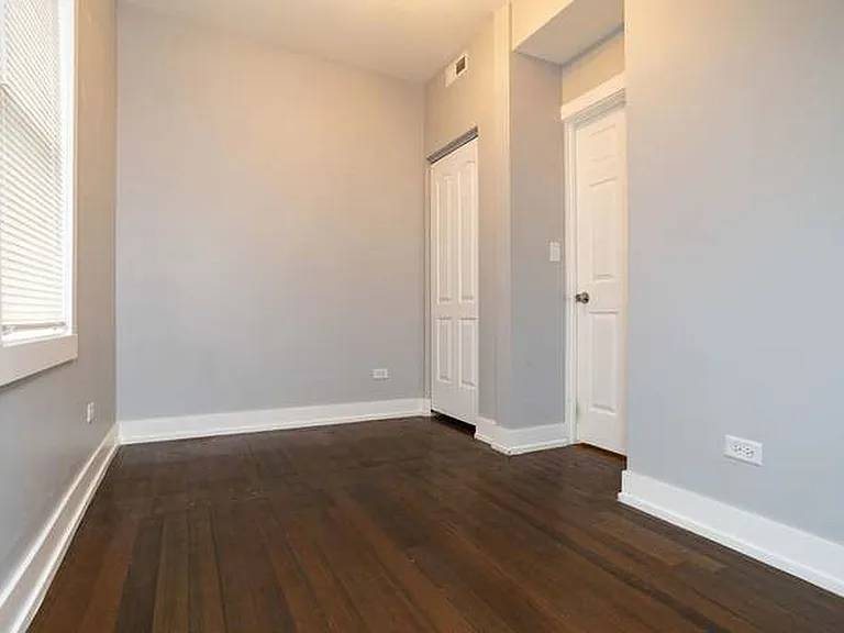 2657 N Ridgeway Ave #3 — Photo 8