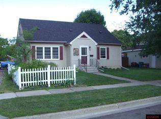 304 6th St NE, Waseca, MN 56093