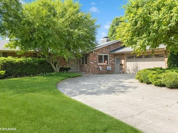 1652 S Bonny Bruce Dr, Stevensville, MI 49127