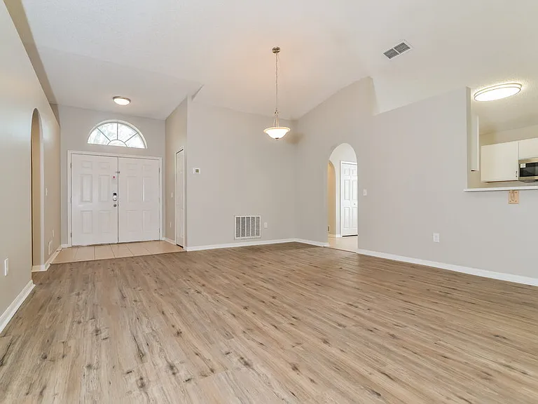 1064 Remington Ave — Photo 6