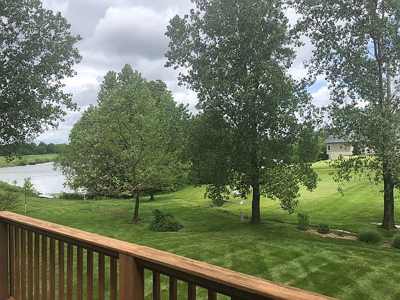 4th image of 1950 Lakeview Dr