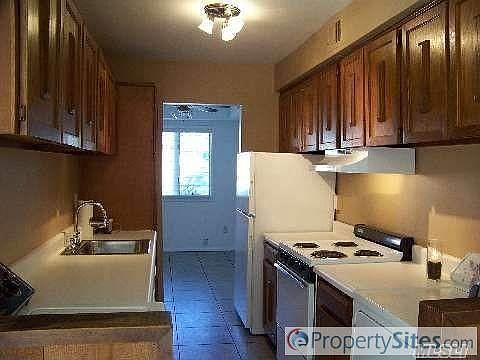 2nd image of 203 Hill Cir
