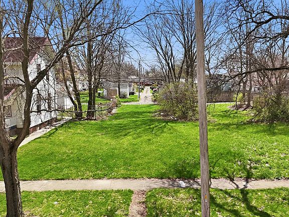 3rd image of 2016 Drexel Ave