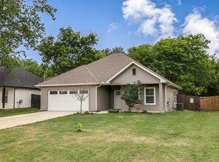 370 S Pecan St, Milford, TX 76670