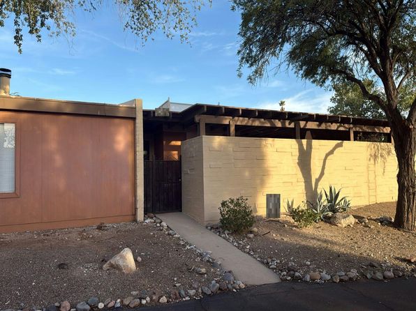 2078 N Camino Alicante