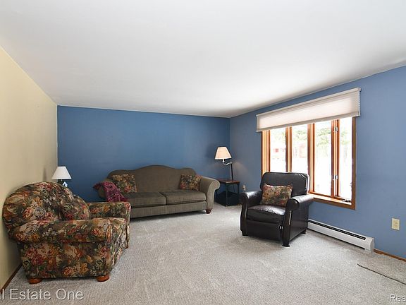 5th image of 4288 N Ash Rd