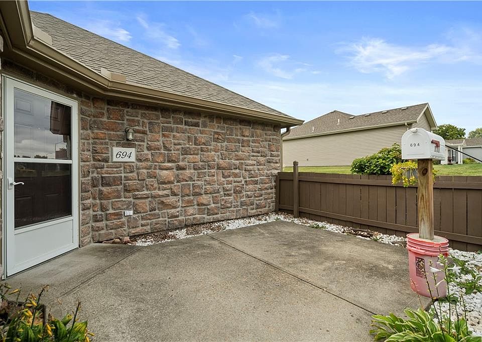 694 NE 65th Ter, Gladstone, MO 64118 Zillow