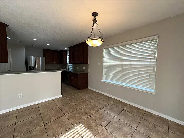 3715 Humble Dr — Photo 7
