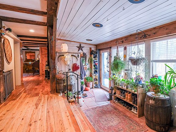 3rd image of 335 North Street