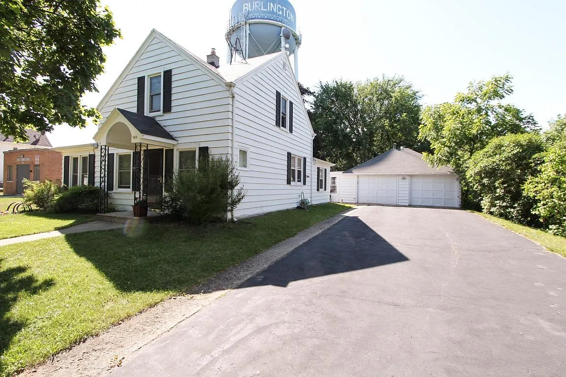349 Origen St photo 1