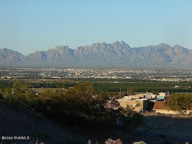 1st image of 523 Lark Spur Way