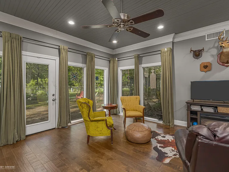 131 Elmview Ln — Photo 11