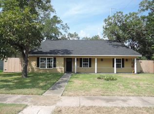 2008 College Dr, Victoria, TX 77901