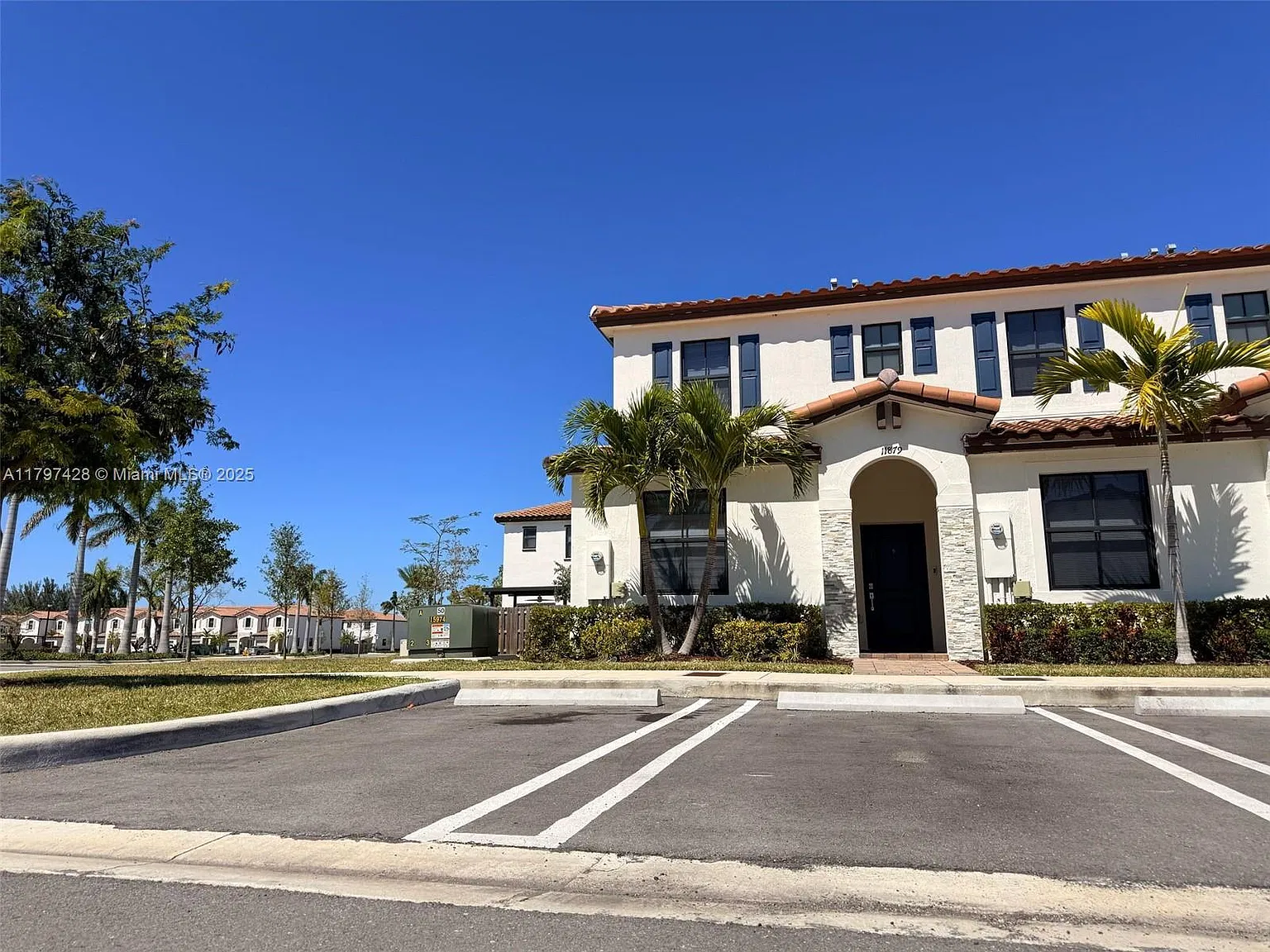 Silver Palm Residential H — Photo 1