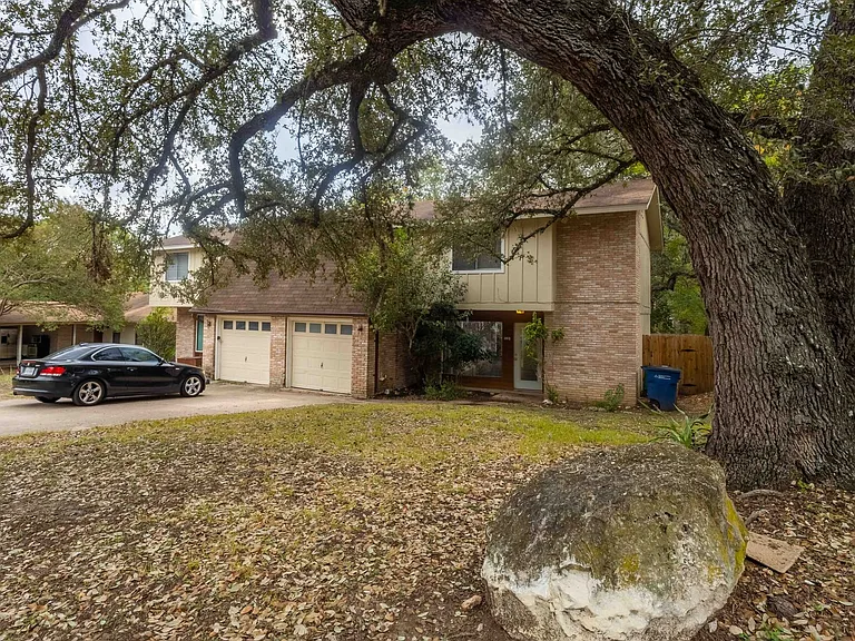 3901 Knollwood Dr — Photo 12