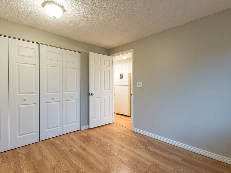 236 S Logan St — Photo 21