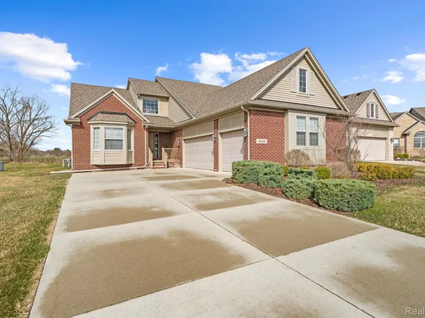 36168 Fairway Dr #74, Livonia, MI 48152