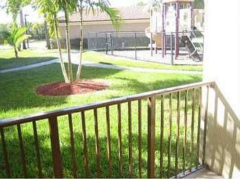 3rd image of 1207 Villa Cir