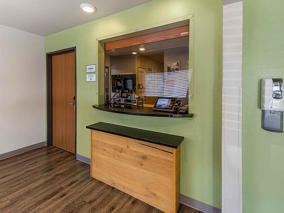 Lobby and Guest Check-in