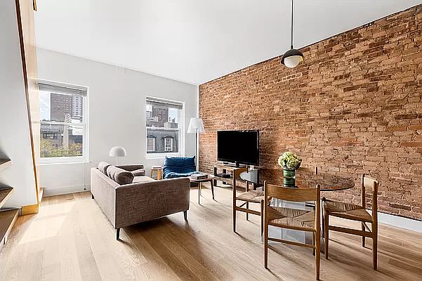 1st image of 421 W 22nd St #S
