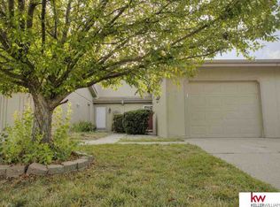 9017 Gary Cir, Omaha, NE 68138