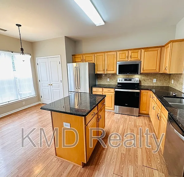8419 Heron Glen Dr — Photo 2