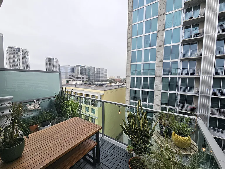 111 N 12th St #1-1817 — Photo 9