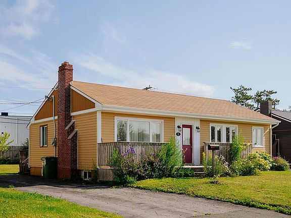 3rd image of 5 Alcock Crescent